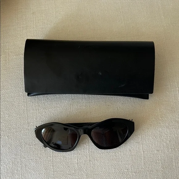 Saint Laurent Black Cat-Eye Sunglasses SL M60 AUTHENTIC - Picture 5 of 7